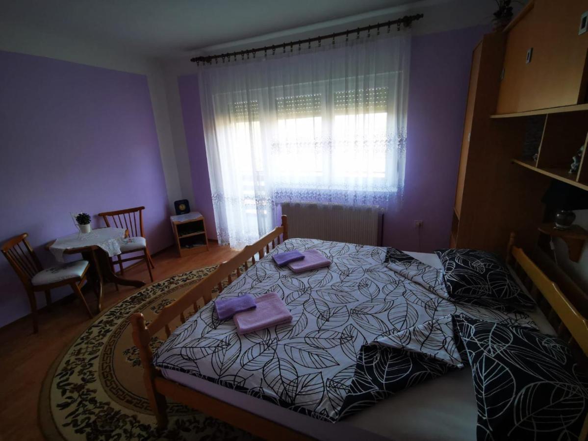 Gacka Rooms Vrhovine Eksteriør billede